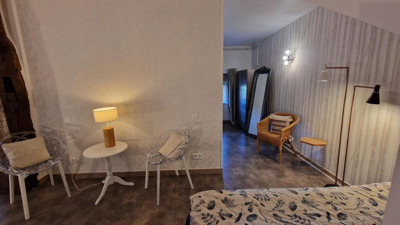Domaine Le Puits Du Moulin Bed & Breakfast Comberjon Ngoại thất bức ảnh